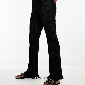 ASOS designs plisse flare pants in black size 6